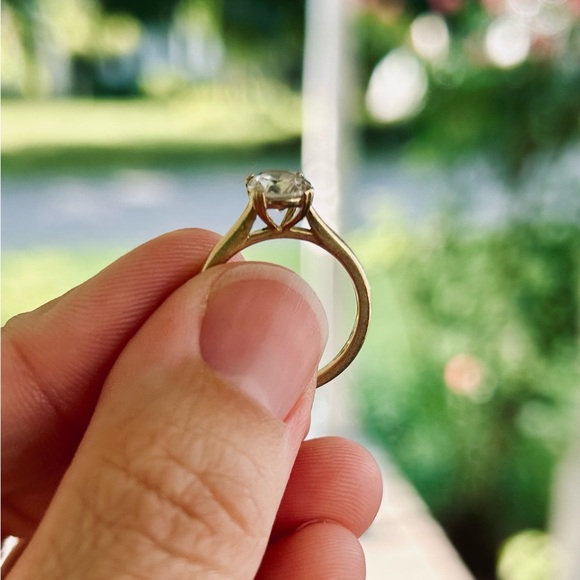 Lab-created 1.5 Carat White Sapphire YG Ring - Picture 4 of 7